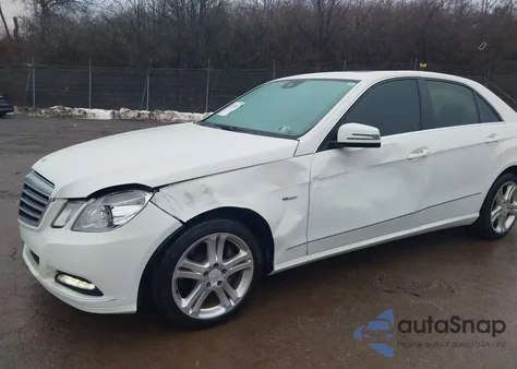 2012 Mercedes-Benz E 350 4Matic z USA, uszkodzony, nr VIN WDDHF8JB4CA613226